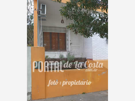 Casa y Monoamb. en Alquiler foto 1